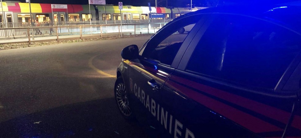 Senza biglietto si rifiutano di scendere e impediscono al treno di partire